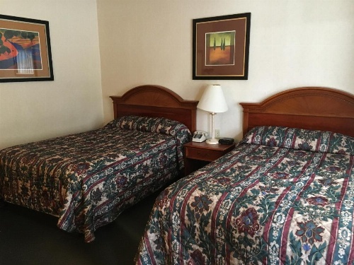 Landmark Motor Inn image 5